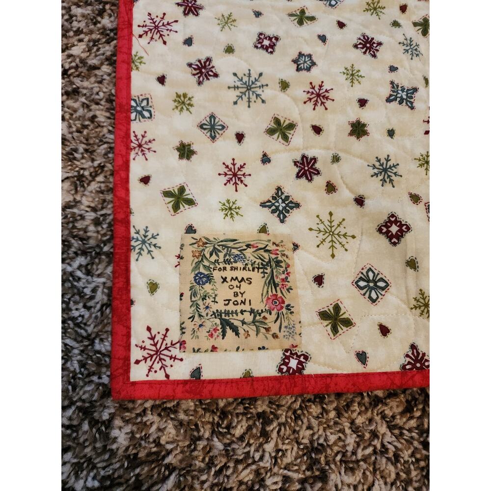 Quilt Vintage Handmade Christmas 41" x 33" - Picture 4 of 4
